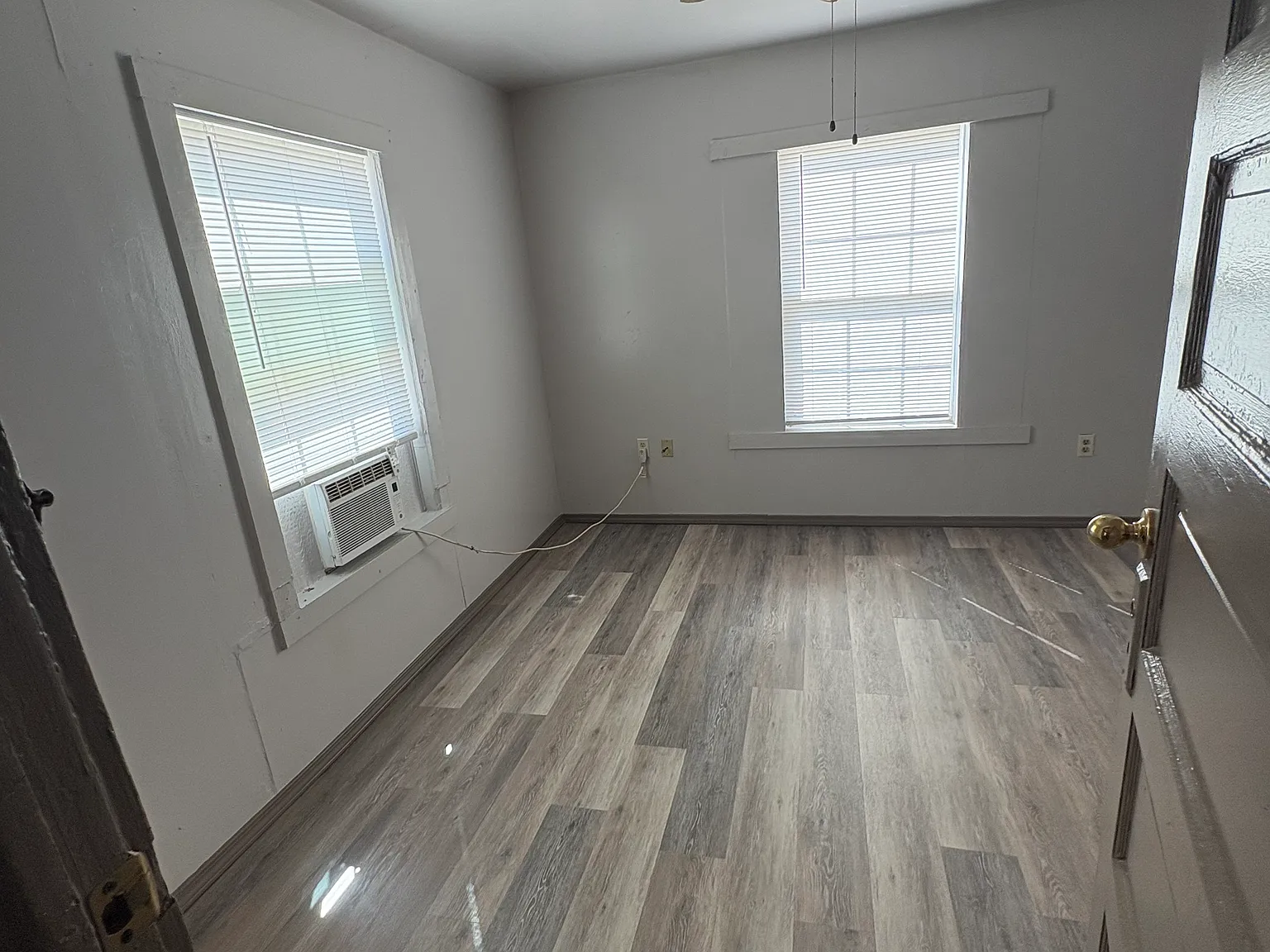 2 bed, 1000 sqft, $800 — Photo 3