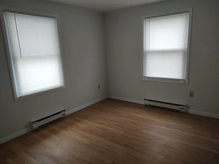 225 McKnight St — Photo 12
