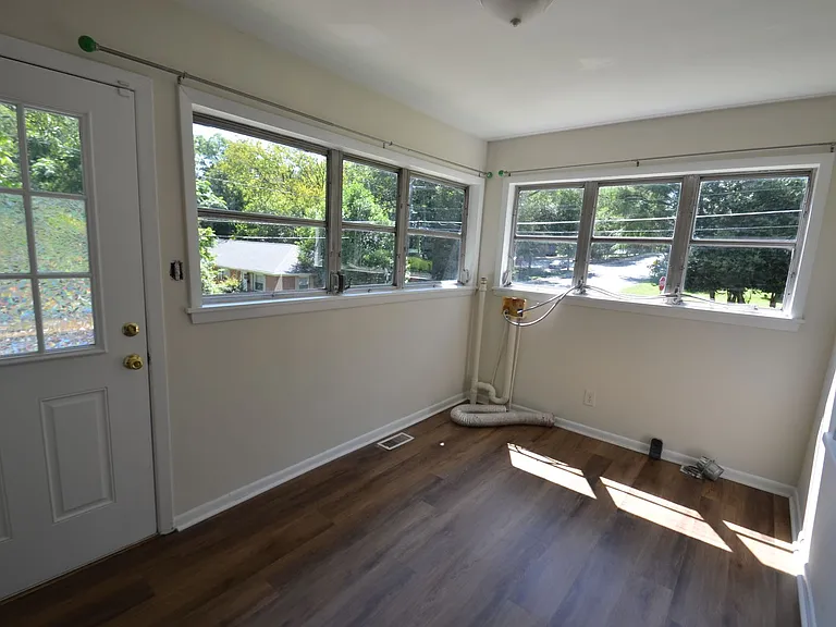 100 Caldwell St — Photo 13