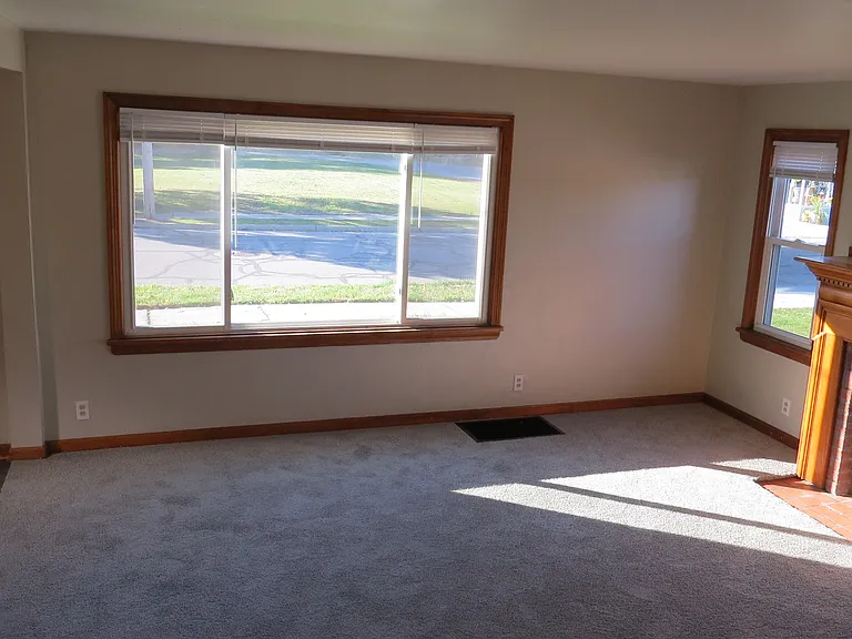293 Tenney Ave — Photo 36