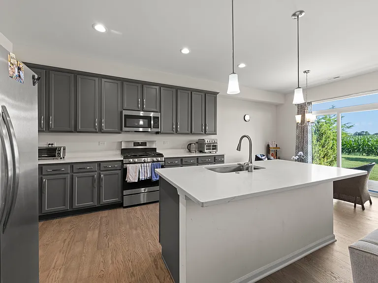 4200 Calder Ln — Photo 11