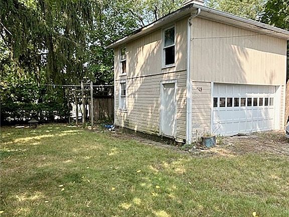 5th image of 686 Jefferson St