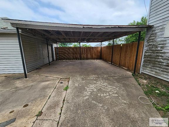 5th image of 550 N Sam Houston Blvd