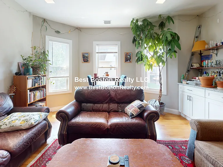 317 Main St #2 — Photo 4