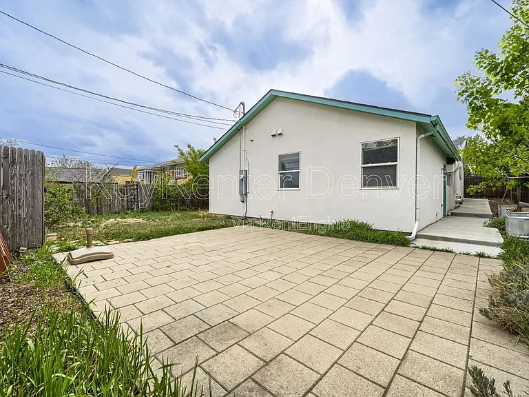 4870 Beach Ct — Photo 18