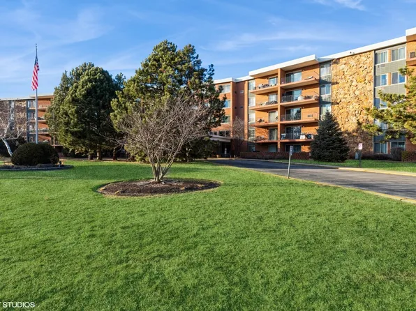 16 E Old Willow Rd APT 303S, Prospect Heights, IL 60070