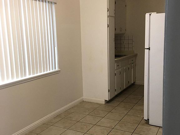 3rd image of 3217 Cadillac Dr APT 4