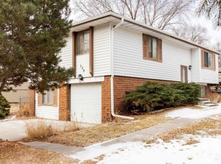 724 Willow Ave, Bellevue, NE 68005