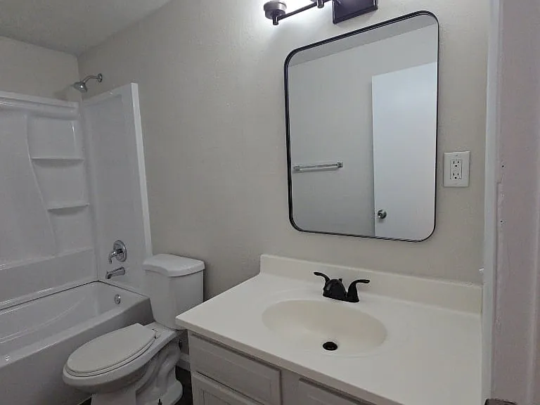 1005 E Pearl St #C — Photo 8