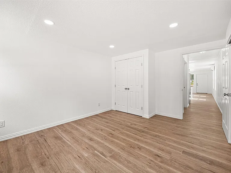 28096 Seven Sisters Rd #B — Photo 10