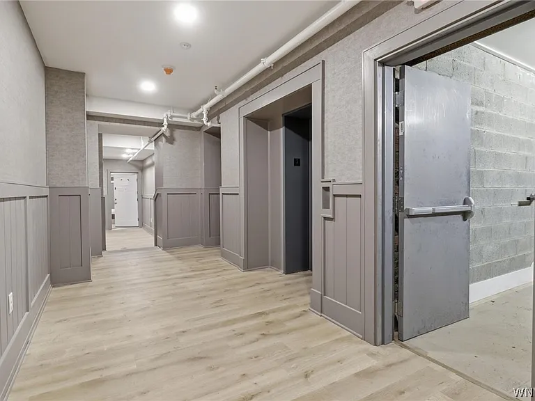 136 Seneca St — Photo 35