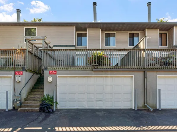 1306 Landmark Trl N, Hopkins, MN 55343