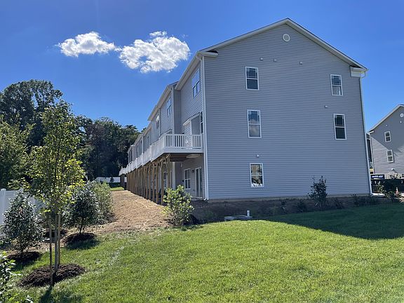 5th image of 215 Jenkins Way #26