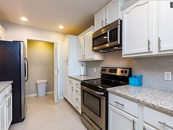 3rd image of 15442 Cruiser St APT B