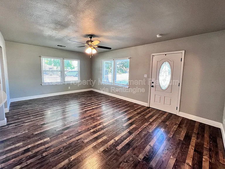 645 W Andrews Ave — Photo 3