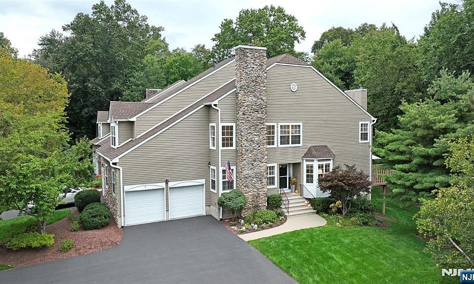 1st image of 8 Hunter Road