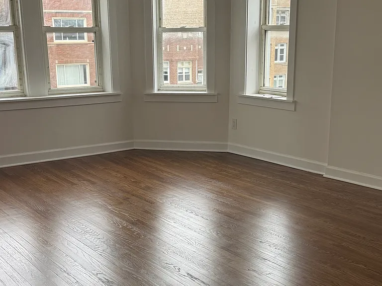 7931 S Eberhart Ave #3 — Photo 2