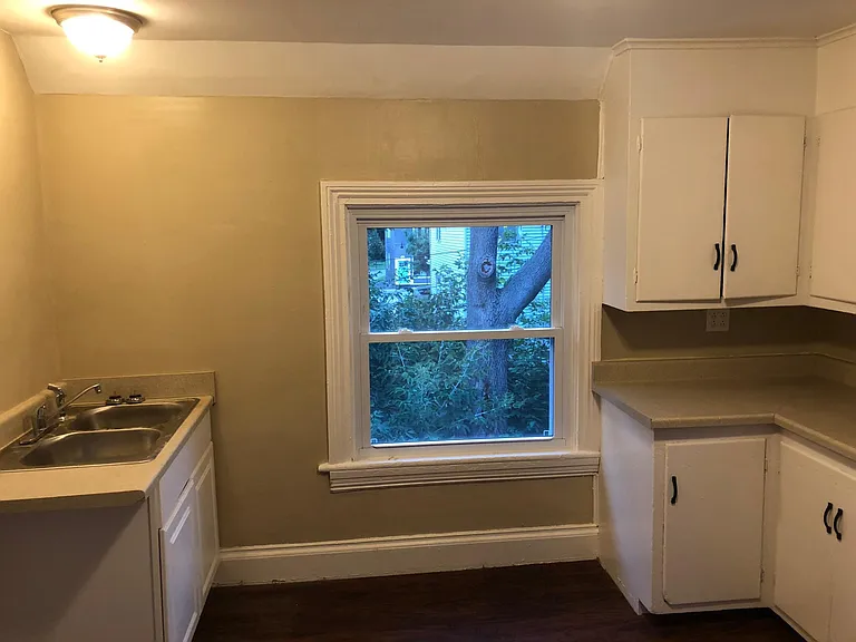 202 Cottage St — Photo 7