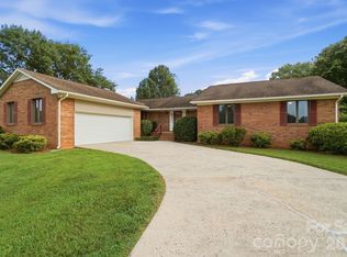 197 Park Rd, Mount Holly, NC 28120