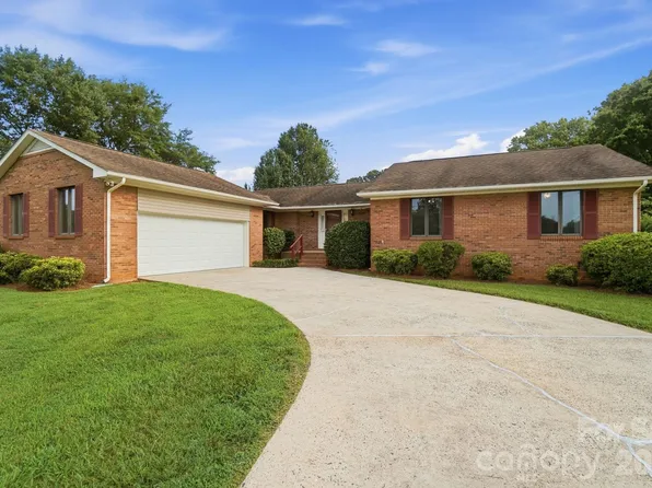 197 Park Rd, Mount Holly, NC 28120