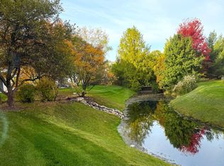 873 Forest Glen Dr, Valparaiso, IN 46385