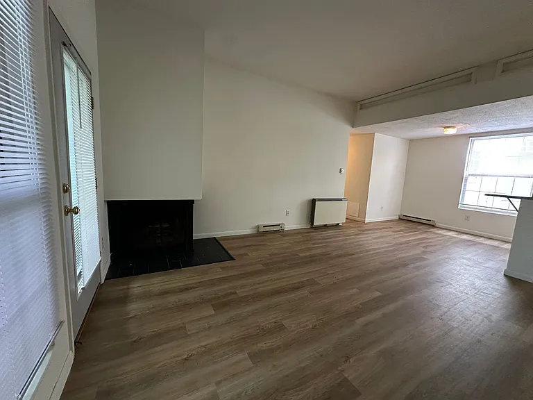 University Park Apartments near Cornell University — Photo 641