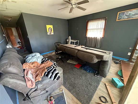 3rd image of 1601 E Moore St