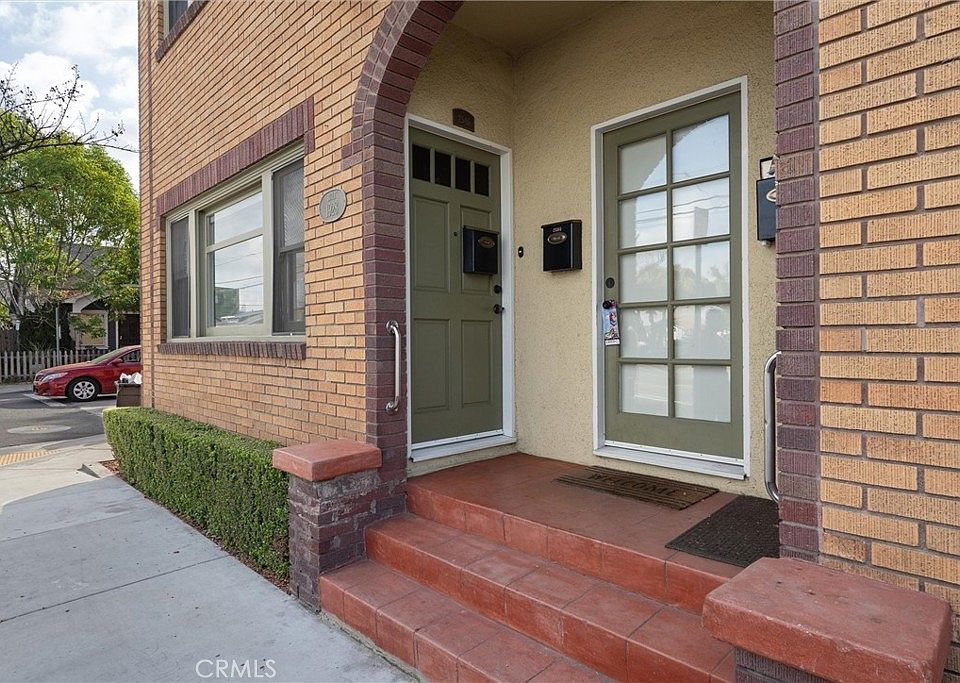 1st image of 2546 E 10th St