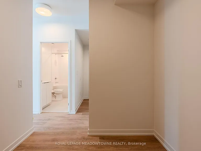 2485 Eglinton Ave W #913 — Photo 7