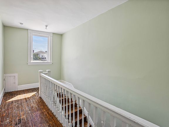 2nd image of 1809 W Grace St