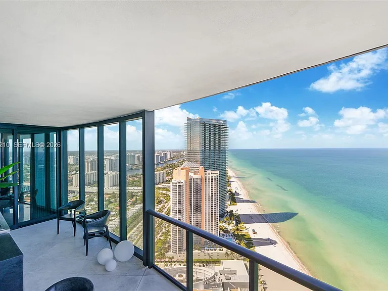 18555 Collins Ave #4305 — Photo 1