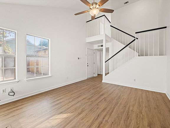 4th image of 4640 Waterway Dr