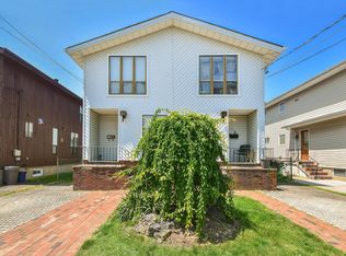 15 Graywood Rd #A, Pt Washington, NY 11050