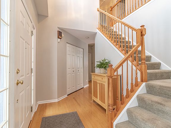 3rd image of 203 Buckingham Ct