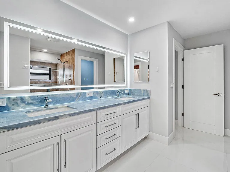 820 SW 16th St — Photo 29