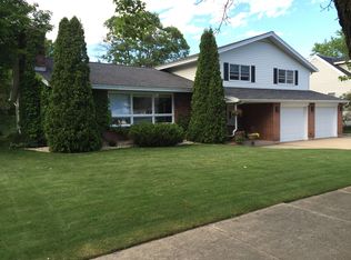 1418 Montana Ave, Gladstone, MI 49837