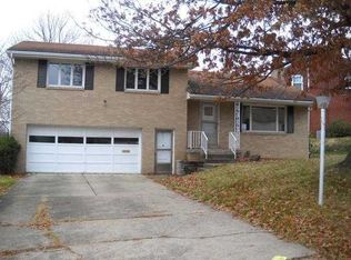 1030 Sullivan Dr, Homestead, PA 15120