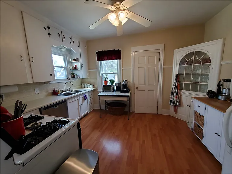 274 Field St — Photo 12