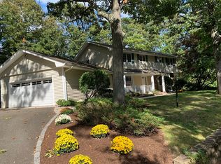 181 Beverly Rd, South Huntington, NY 11746