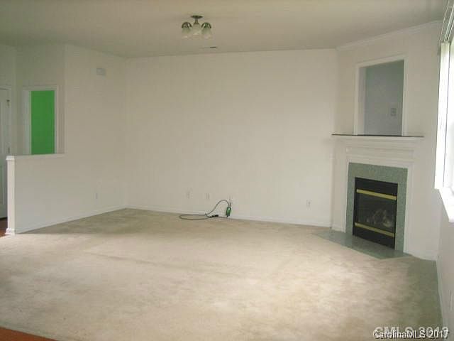 2nd image of 17332 Newlands Corner Ln