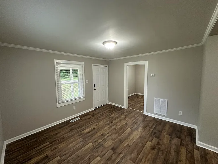 420 Airline Ave — Photo 4