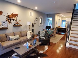 1320 N Hollywood St #R1, Philadelphia, PA