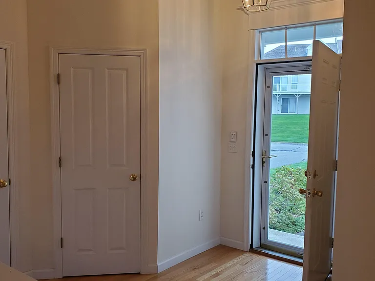 255 Rolling Hill Rd — Photo 5