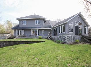 22540 Oak Ridge Dr, Rogers, MN 55374