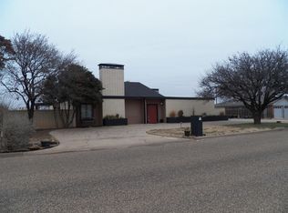 911 17th St, Ralls, TX 79357