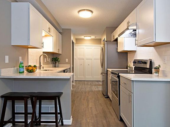 3rd image of 7269 Savanna Ct
