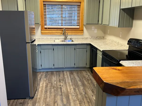 41130 Salmon Prairie Rd, Bigfork, MT 59911