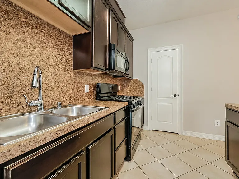 23733 Briar Tree Dr — Photo 6