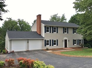 161 McIntosh Rd, Roanoke, VA 24019