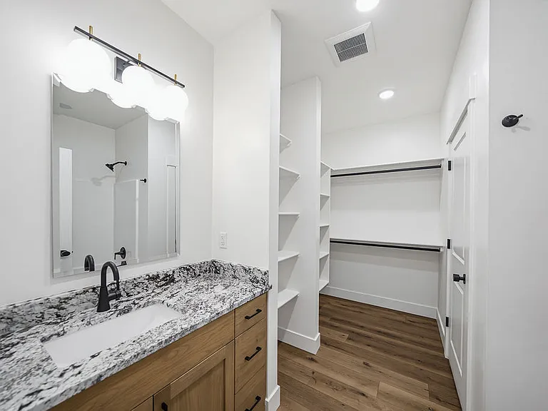 475 E River Ln — Photo 43